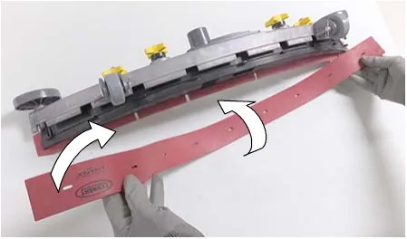 Photo of the rear blade being rotated to a new wiping edge