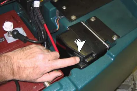 Pressing the ec-H2O module flush switch under the recovery tank (see page 32, Figure 96)