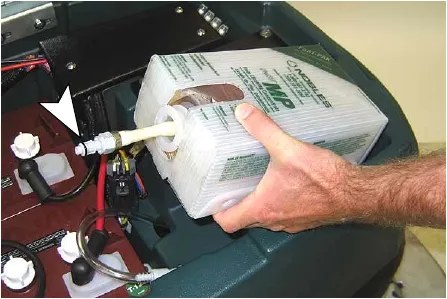 Pulling the hose connector out of the FaST-PAK carton