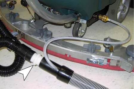 Using the hose adapter to connect the squeegee hose to the wand hose