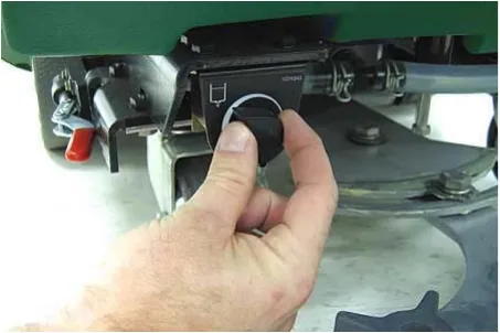 Turning the solution flow control knob