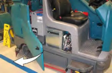 Right shroud opened, with an arrow showing the opening direction