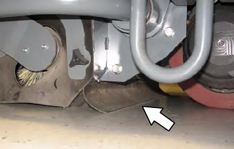Pre-Sweep rear skirt behind the recirculation skirt, with an arrow pointing to it